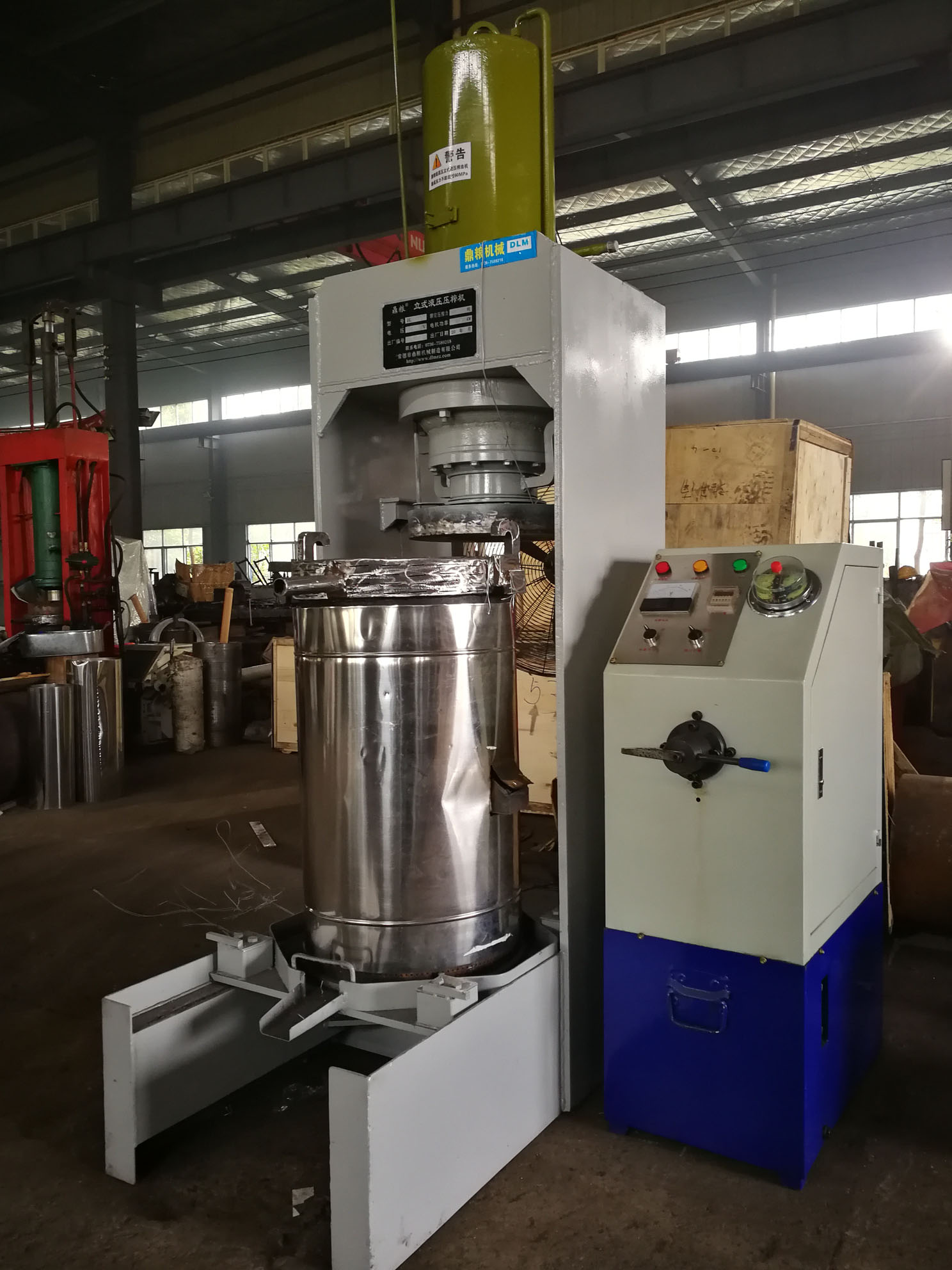 不銹鋼超高壓立式液壓壓榨機，果汁壓榨機，果渣壓榨機，藥材壓榨，油渣處理，白土壓榨